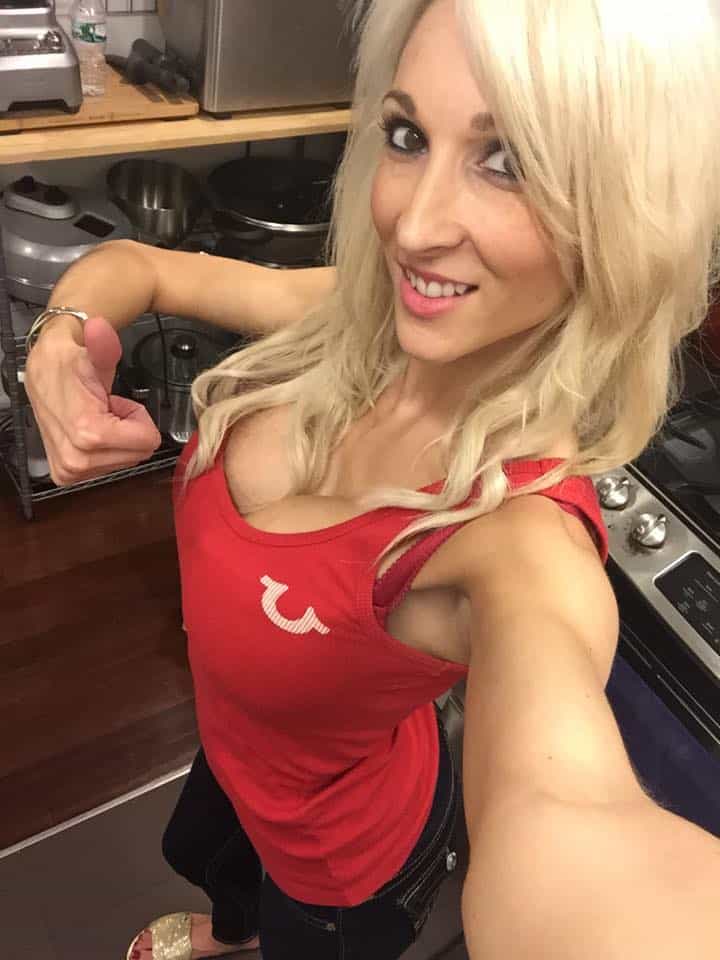 Lizzy Lizz - Sexy and Controversial Woman Wrestler!