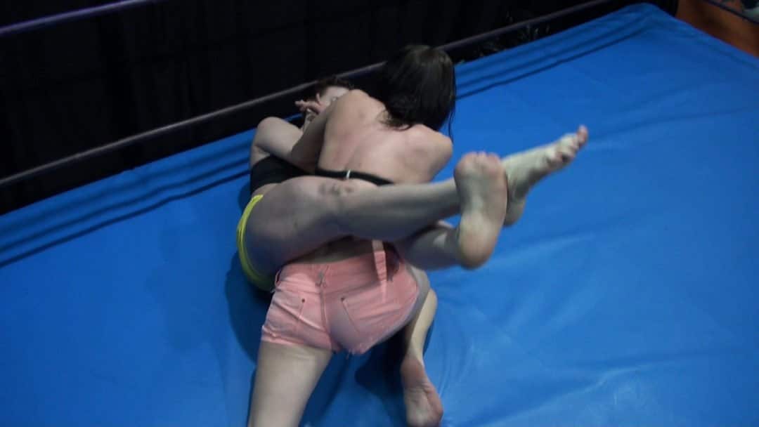 Anasthesia vs Scarlett - Real and Competitive Wrestling! - Wrestling Castle!