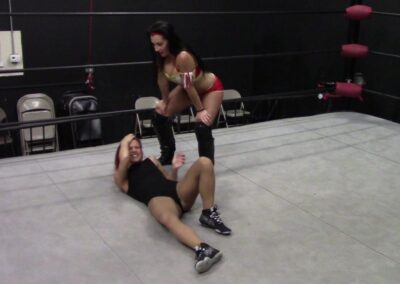 Aria Blake vs Santana Garrett - Women's Pro Wrestling!