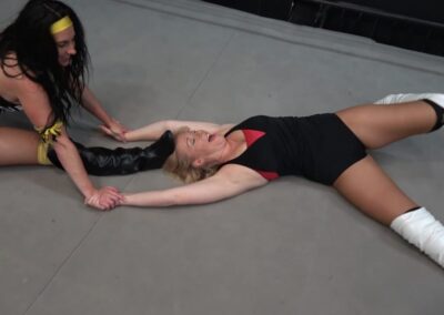 Amber O'Neal vs Santana Garrett - Submissions Match! - Women's Pro Wrestling!