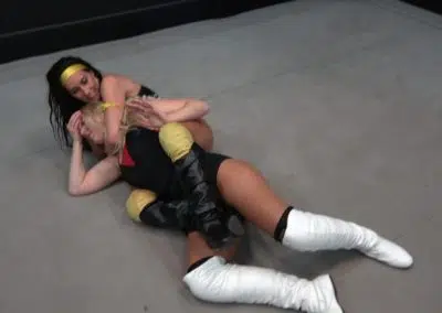 UWW - Amber O'Neal vs Santana Garrett 2