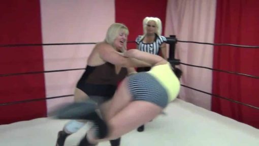 Christie Ricci vs Diane Von Hoffman - Women's Pro Wrestling!