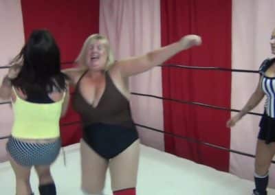 Christie Ricci vs Diane Von Hoffman - Women's Pro Wrestling!