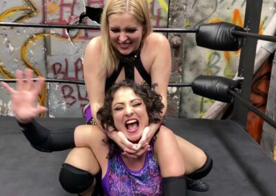 Camel Clutch - Aria Blake vs Gia Love - UWW Pro Women's Wrestling