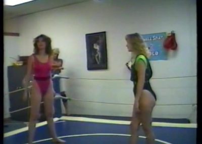 Luna vs Vicky - (REAL) - Vintage - Female Sports Video